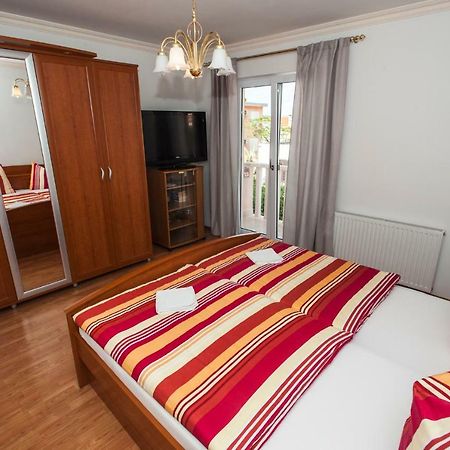 House Bacak - Apartment & Wellness-Studio Baska Voda Bagian luar foto